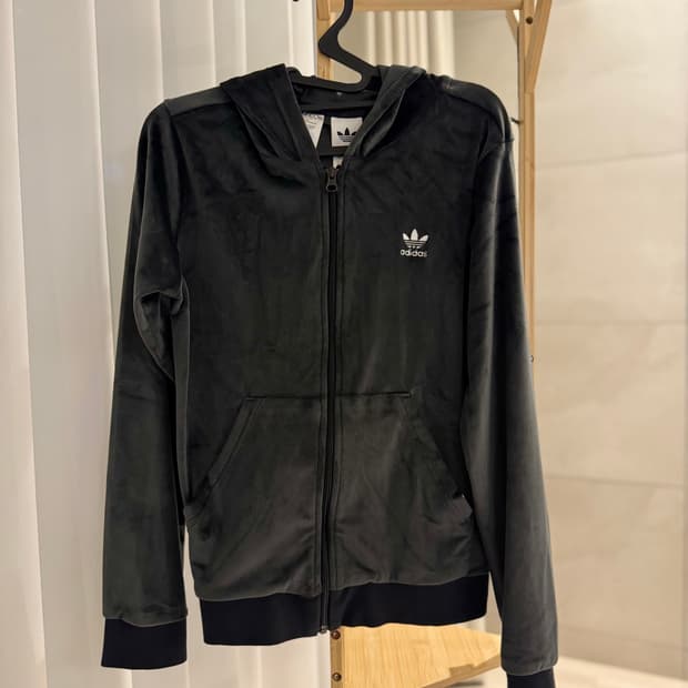 대장급!! 아디다스 차콜 벨벳 후드집업