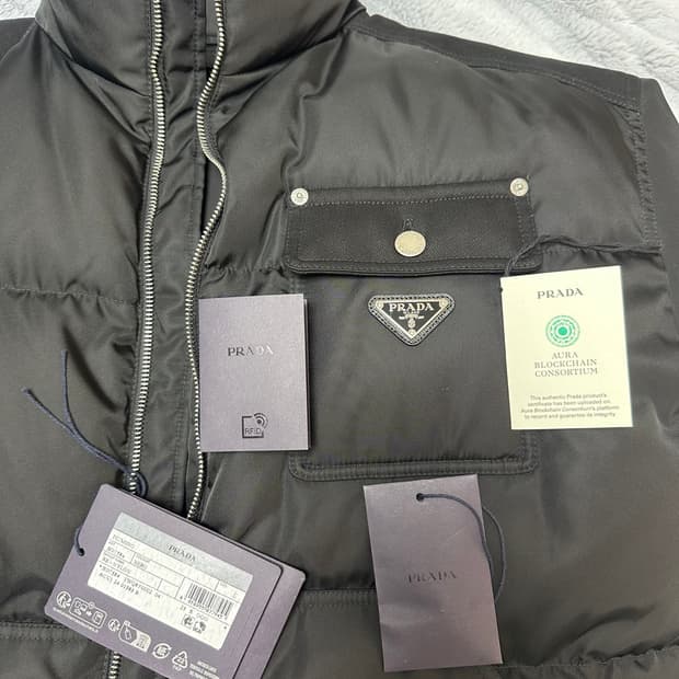 프라다 남성 리나일론 패딩 라지