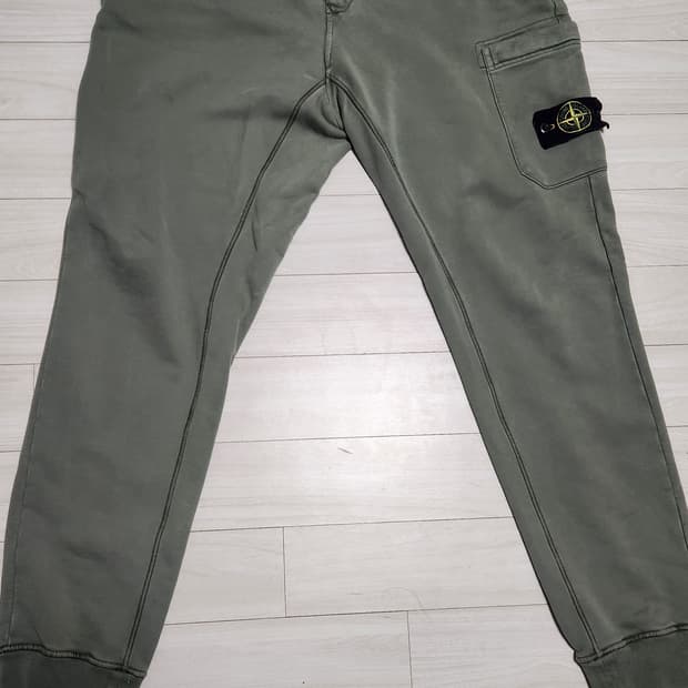 정품.스톤아일랜드 카키 와펜 조거 팬츠 XL