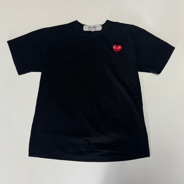 정품!! 여성 꼼데가르송 레드 하트 와팬 반팔 티셔츠 S 블랙