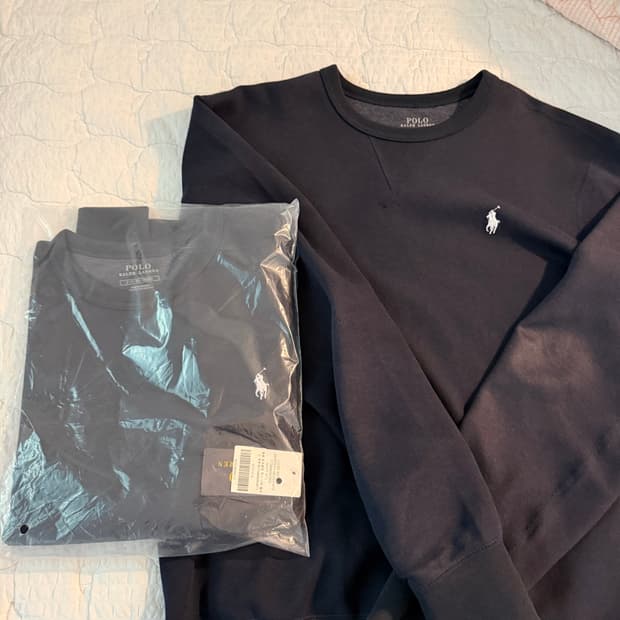 폴로 네이비 맨투맨