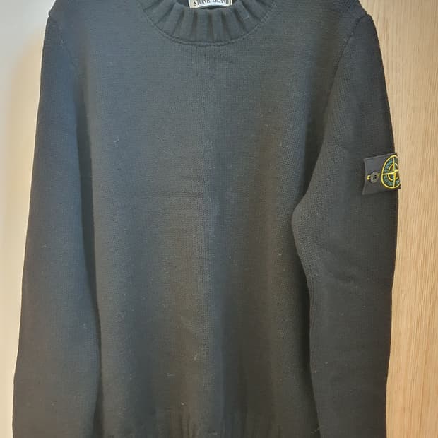 스톤아일랜드 남성 울 니트 새상품급 판매합니다!