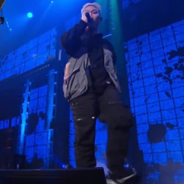 어텐션로우 테크 조끼