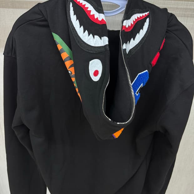 {새상품}베이프 샤크 후드집업 블랙