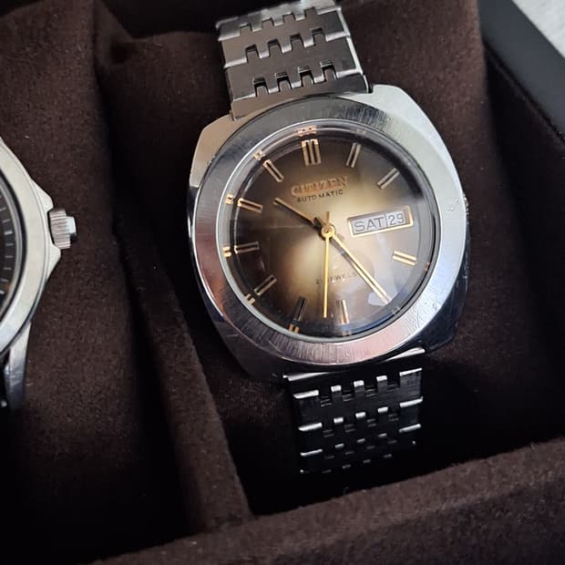 시티즌 70s 빈티지 오토매틱 스퀘어드 시계 판매합니다