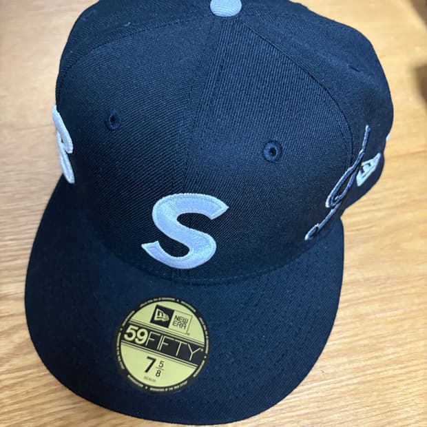 뉴에라 슈프림  7 5/8 사이즈