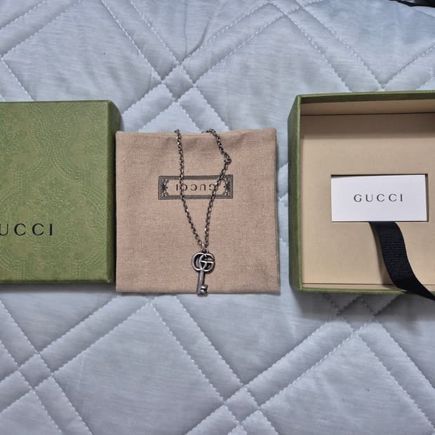 구찌 G 키 목걸이