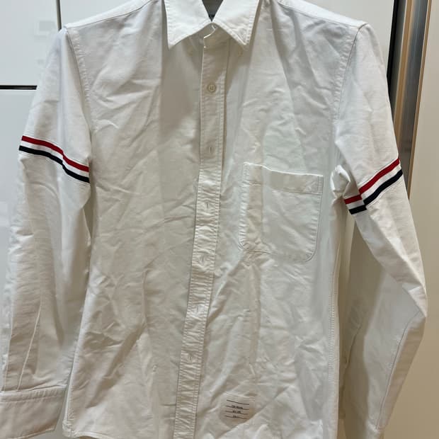 톰브라운 암밴드셔츠 2사이즈 (새상품급)