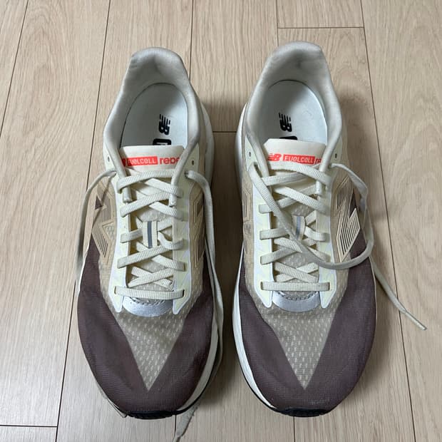 뉴발란스 레벨v5 275 2E