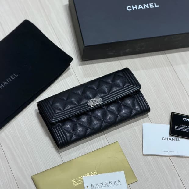 샤넬 보이플랩 장지갑