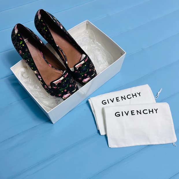 지방시 플라워 구두