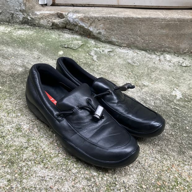 250) Prada 스포츠 레더 로퍼