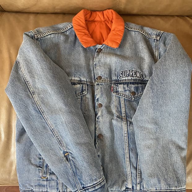 슈프림 x 리바이스 리버서블 퀼팅 데님 트러커 자켓