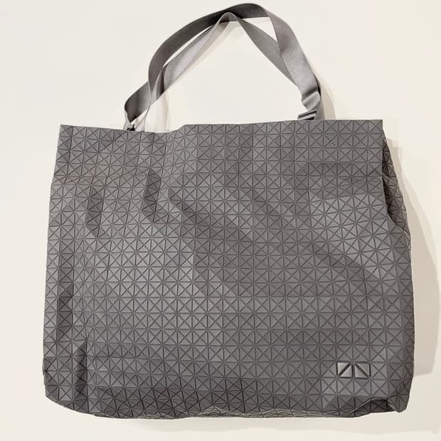 바오바오 이세이미야케 카트백 라지 새상품 판매