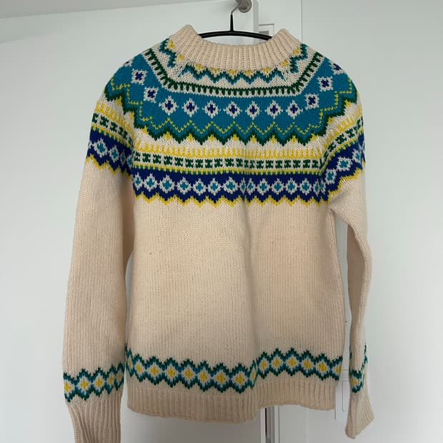 울 100 노르딕 핸드니트