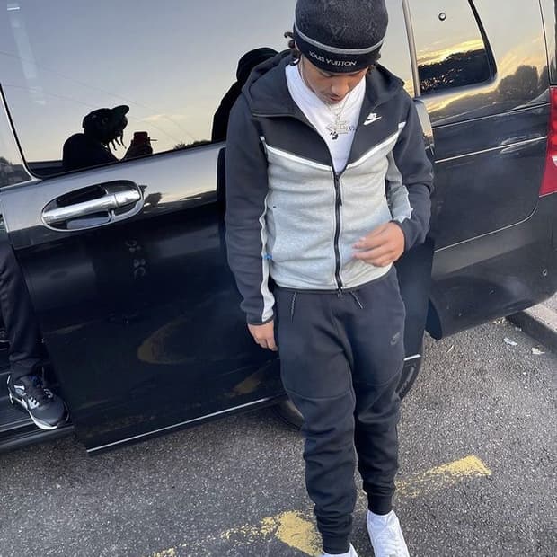 나이키 테크플리스 투톤