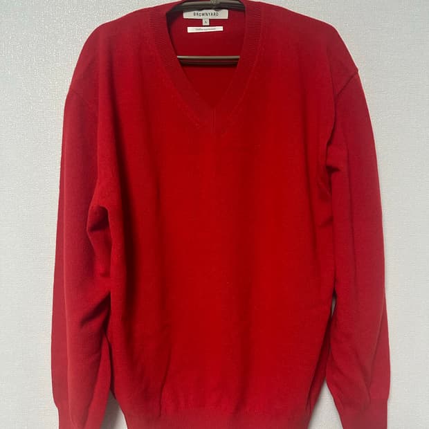 브라운야드 Extra Super Fine V Neck Knit  팔아요.