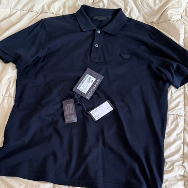 프라다 카라 티셔츠