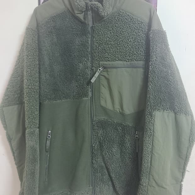 유니클로X엔지니어드가먼츠 쉐르파 플리스 자켓