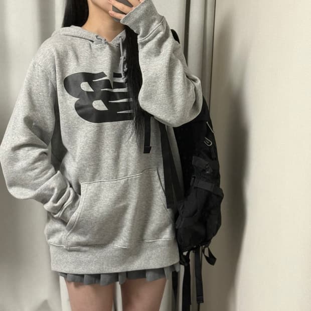 뉴발란스 후드티