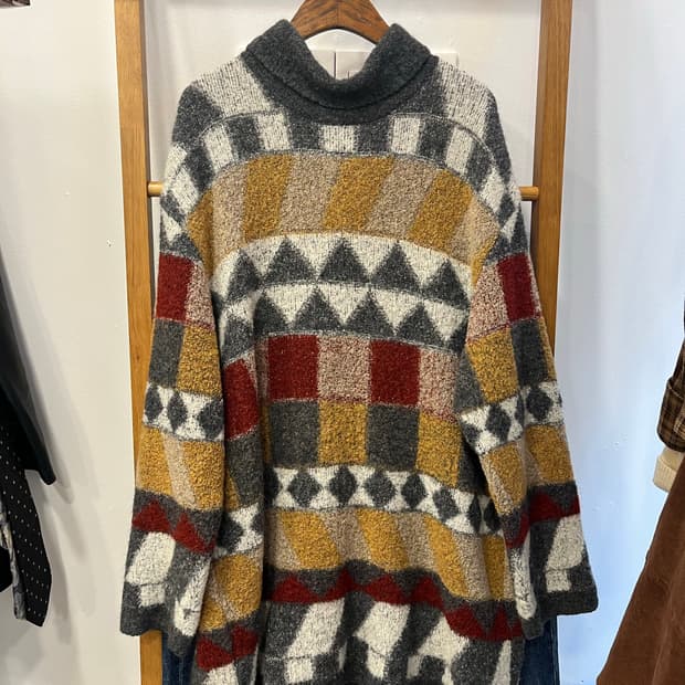 패턴 니트 스웨터