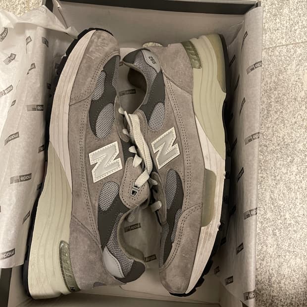 뉴발란스 992 그레이 