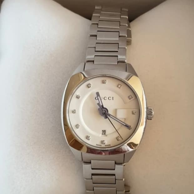 구찌 GG2570 29mm 스틸 화이트 다이아몬드