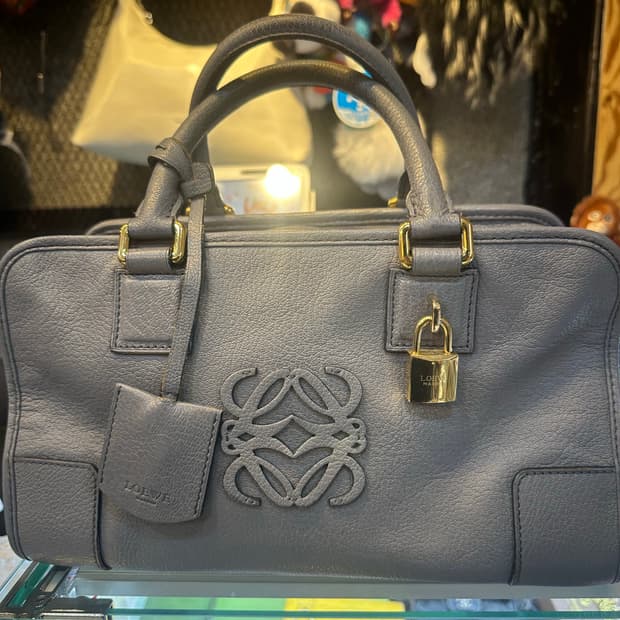 로에베 아마조나 그레이 가방