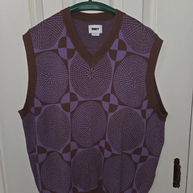 오베이 니트베스트