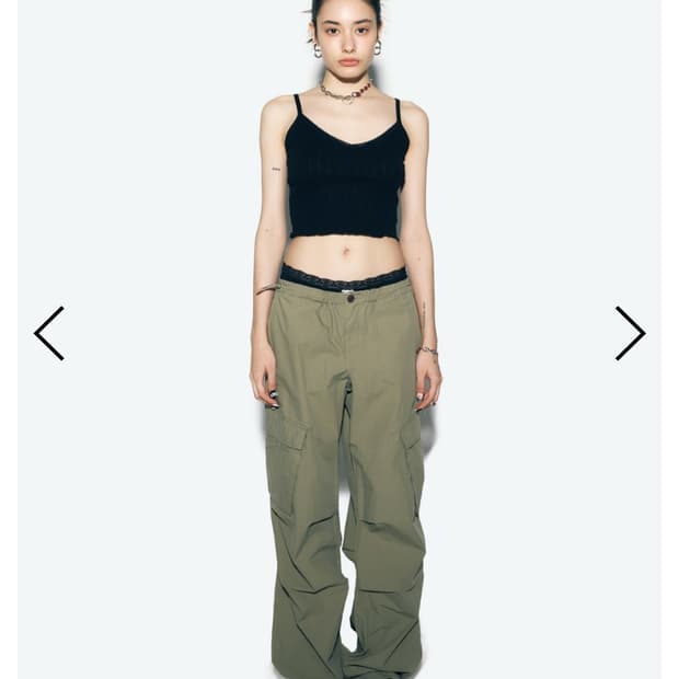 에즈이프캘리 카고 팬츠 카키 파라슈트 르세라핌 착용 카즈하