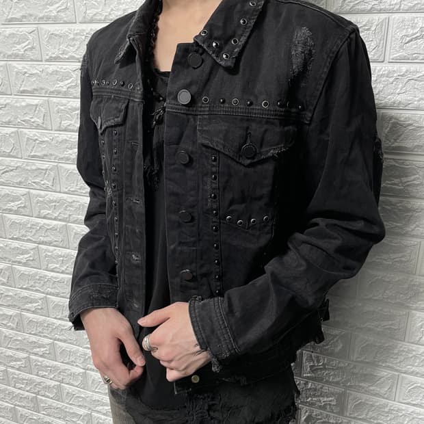 Blank NYC 스터드 디스트레스트 데님 자켓
