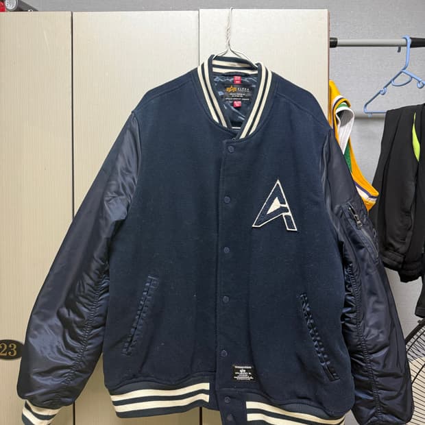 알파인더스트리 바시티 자켓 