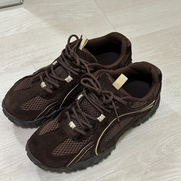 휠라 에샤페 초코 240