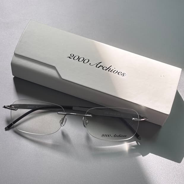 2000 Archives Glasses 01