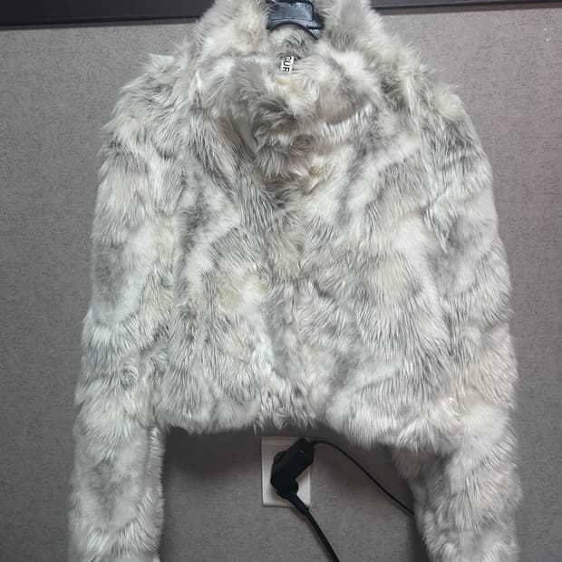 커렌트 퍼 크롭 자켓 화이트