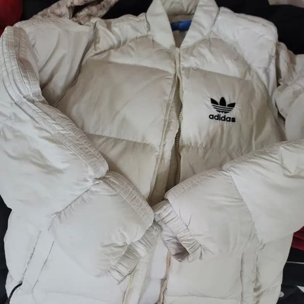 아디다스 오리털 패딩