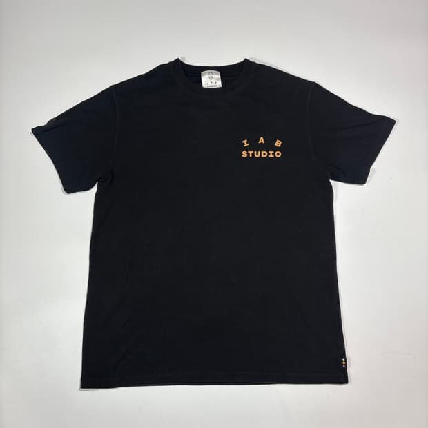 아이에이비 스튜디오 블랙 반팔 티셔츠