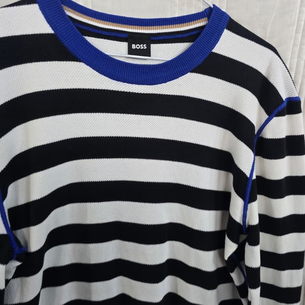 보스 스트라이프 티