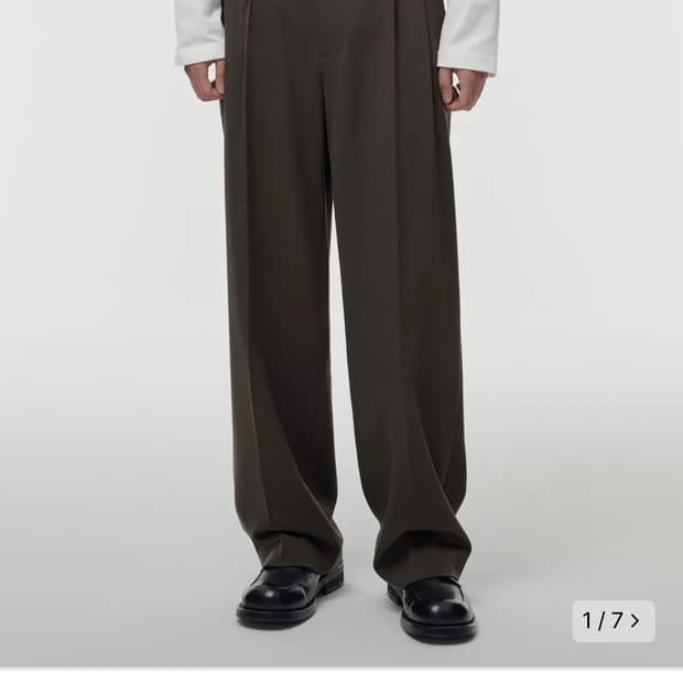 무신사 스탠다드 / 투턱 와이드 슬랙스 반다이크 브라운 / 30