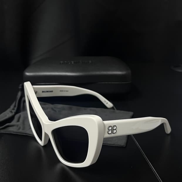 [새상품] 발렌시아가 선글라스 화이트 BB0293s