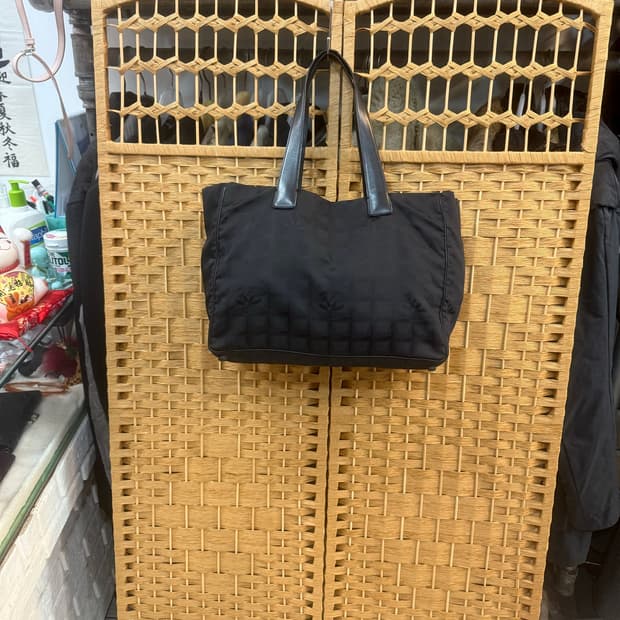 정품 샤넬 뉴 트래블 숄더백 팝니다