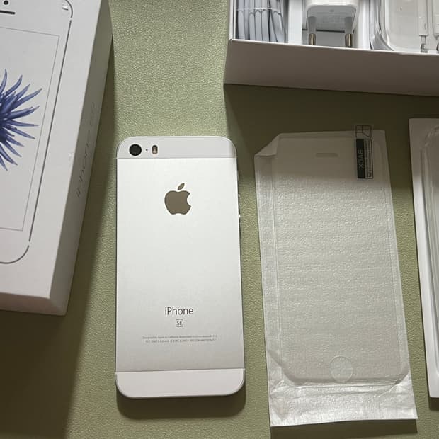 아이폰 SE1 실버 64GB