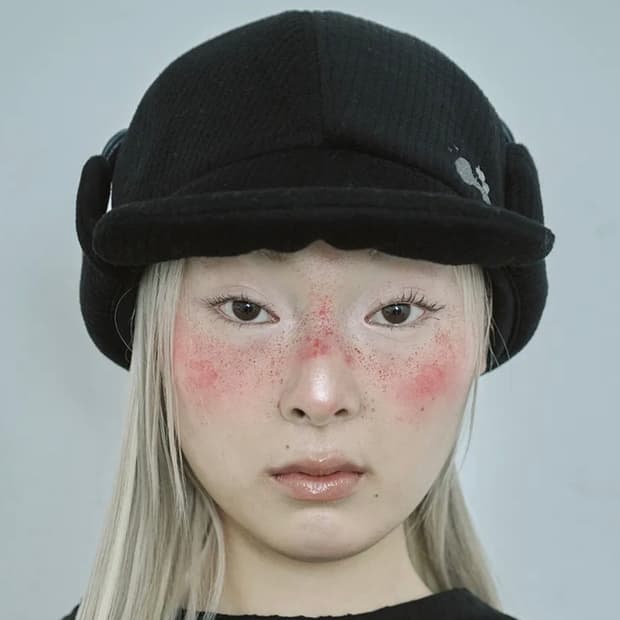 허그유어스킨 트루퍼 플랫 버튼캡 블랙