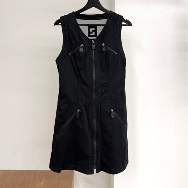 펜디 블랙 백로고 프론트 지퍼 드레스