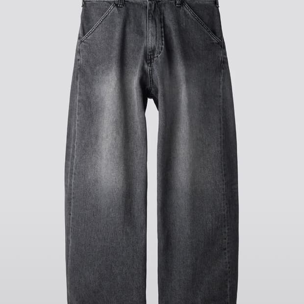 해칭룸 와이드 커브진 워시드 블랙