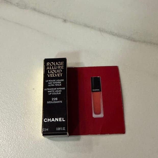샤넬 루쥬 알뤼르 리퀴즈 벨벳 226 미니사이즈 2.5ml