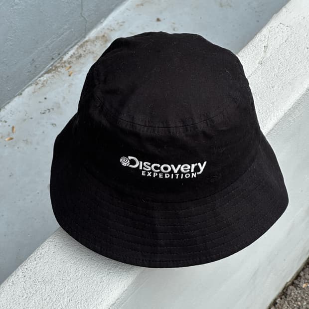 [S] 디스커버리 로고 블랙 버킷햇 모자