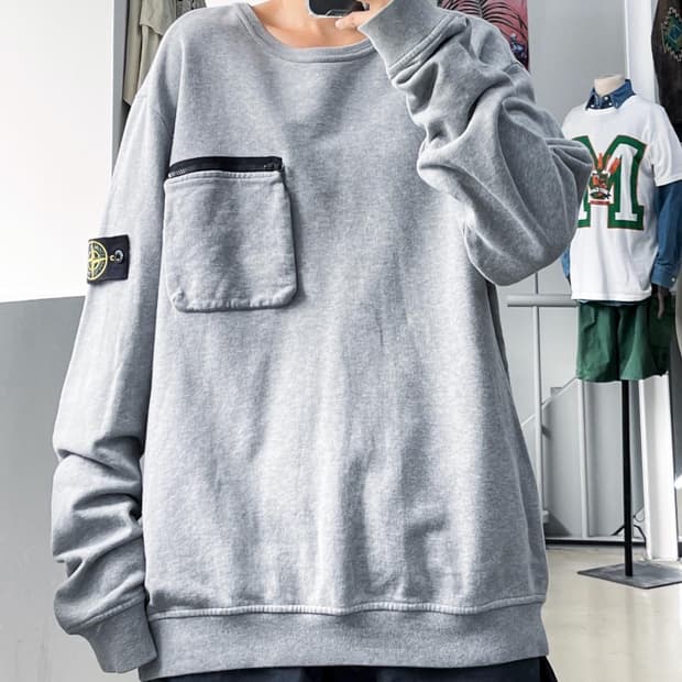 스톤 아일랜드 17S/S 그레이 지퍼 포켓 맨투맨