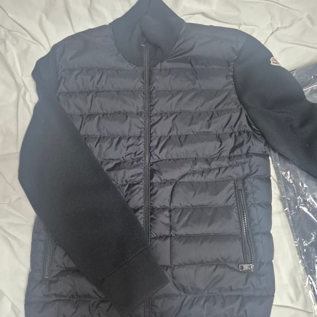 몽클레어 니트패딩