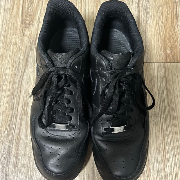 나이키 에어포스 로우 트리플블랙 285